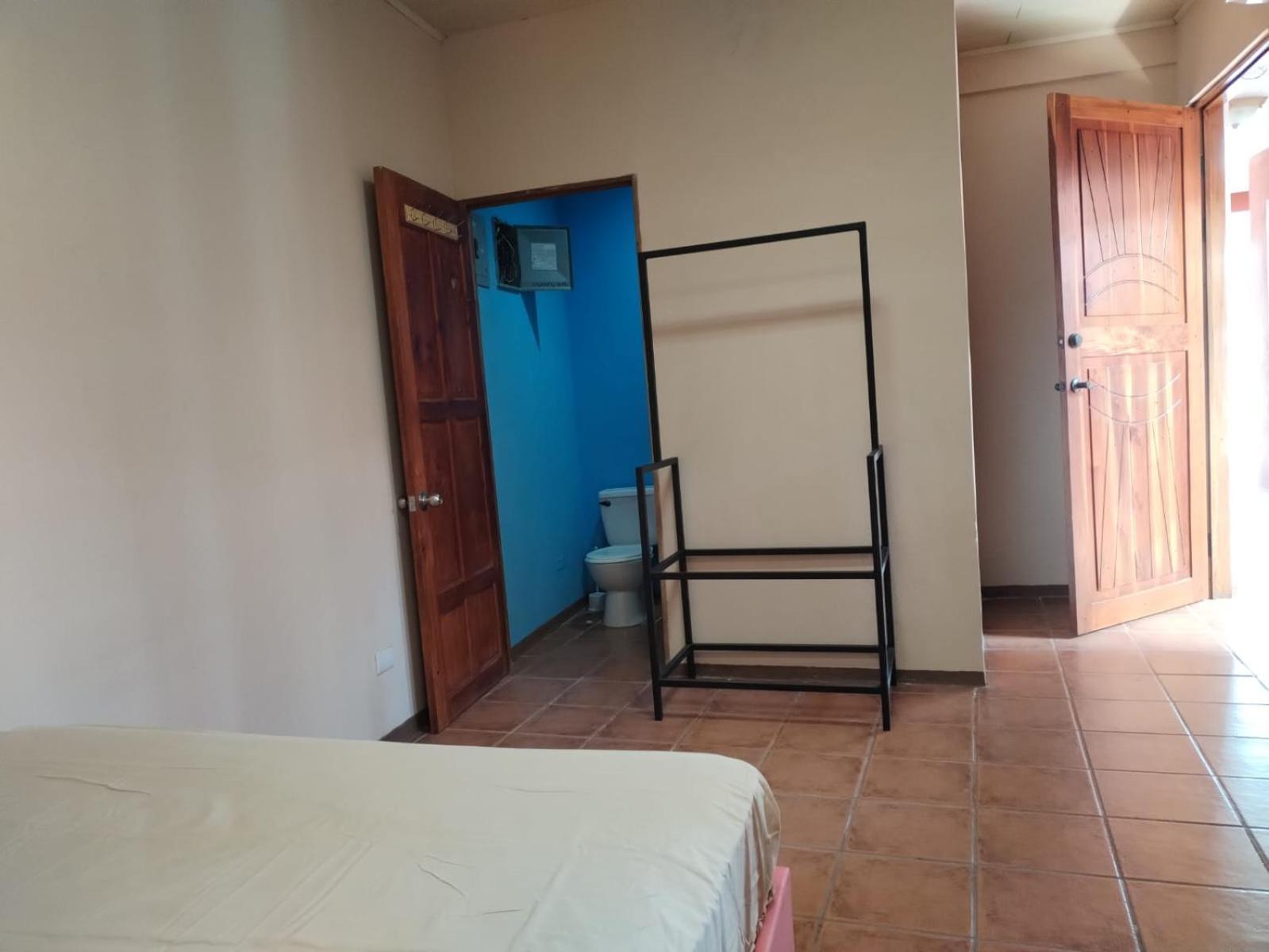 Hospedaje Papalotes Quepos Bagian luar foto