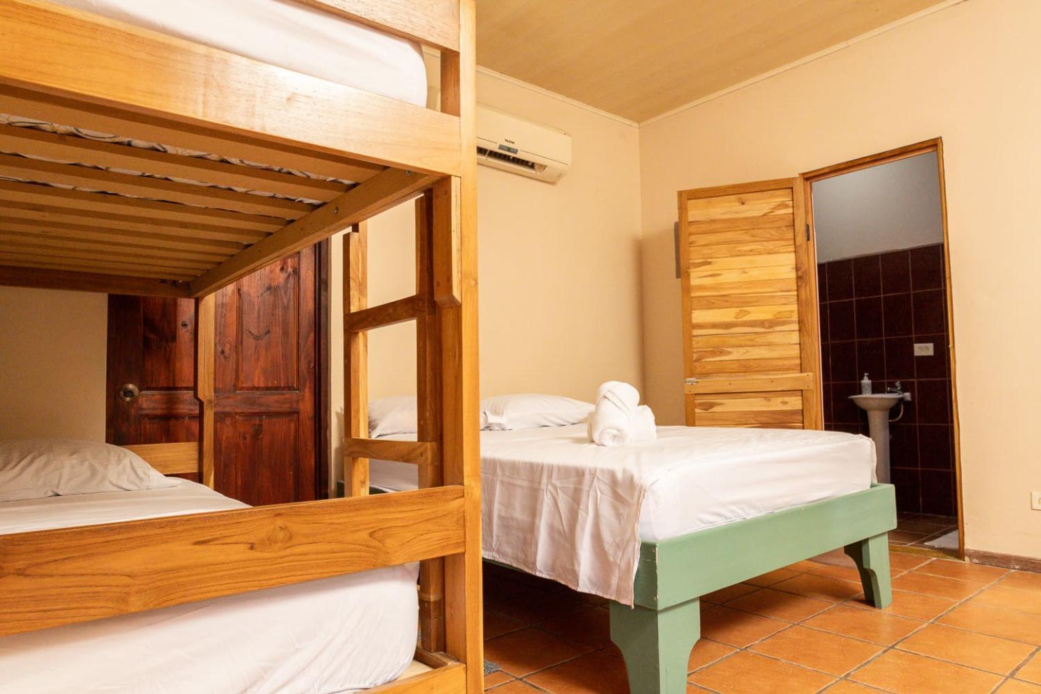 Hospedaje Papalotes Quepos Bagian luar foto